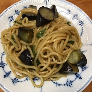 ナスと青じそのガーリック焼きそば